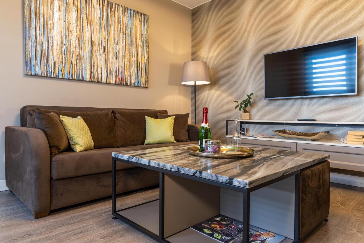 Deluxe Apartment Mit Tiefgarage In Naehe Messe-Bmw-Porsche-Dhl-Flughafen-Flugzeugwerk Der Deutsche Aircraft Leipzig Luaran gambar
