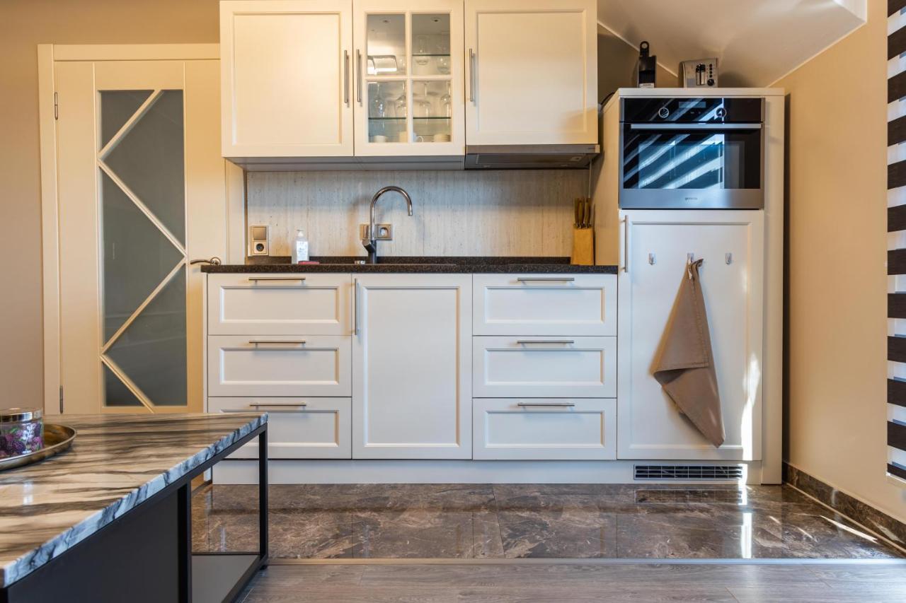 Deluxe Apartment Mit Tiefgarage In Naehe Messe-Bmw-Porsche-Dhl-Flughafen-Flugzeugwerk Der Deutsche Aircraft Leipzig Luaran gambar